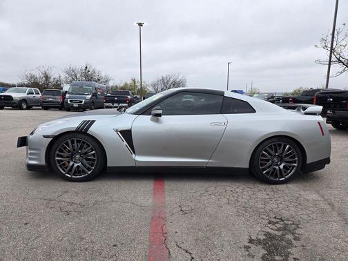 2016 Nissan GT-R Premium