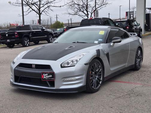 2016 Nissan GT-R Premium