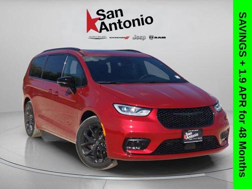 Red Hot Pearlcoat 2026 Chrysler Pacifica Limited