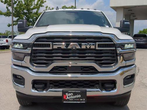 2025 RAM 2500 Tradesman Crew Cab 4x4 6'4' Box