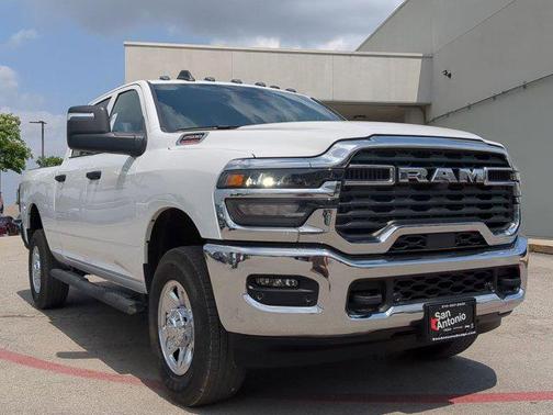 2025 RAM 2500 Tradesman Crew Cab 4x4 6'4' Box