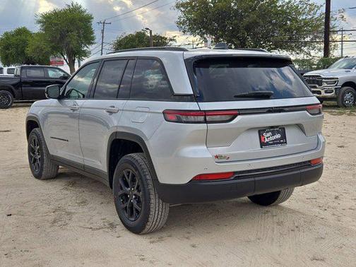 2025 Jeep Grand Cherokee Altitude