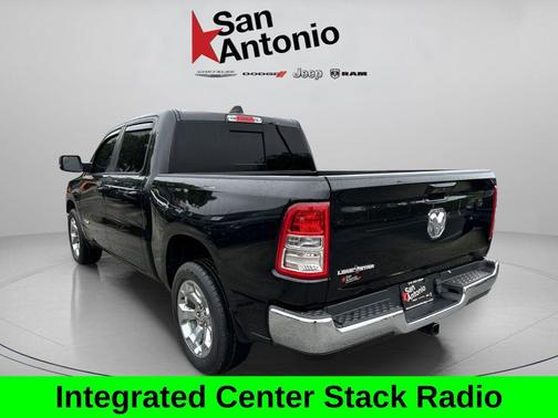 Diamond Black Crystal Pearlcoat 2022 RAM 1500 Big Horn/Lone Star