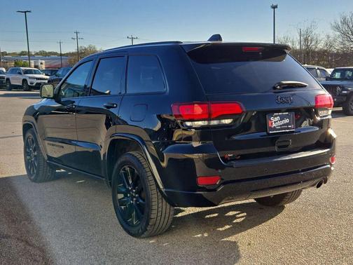 2021 Jeep Grand Cherokee Laredo