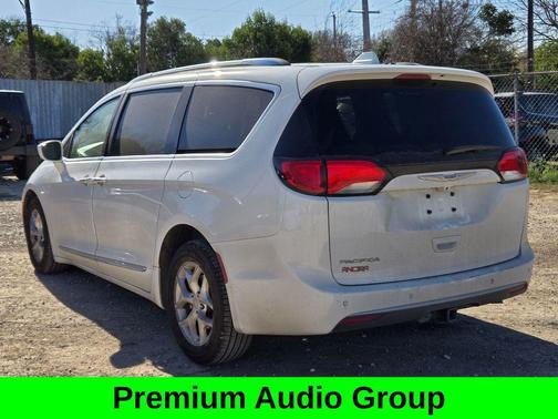 2018 Chrysler Pacifica Touring-L