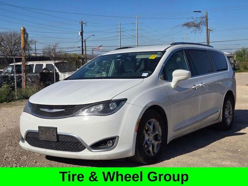 2018 Chrysler Pacifica Touring-L