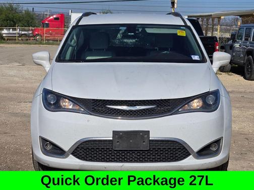 2018 Chrysler Pacifica Touring-L