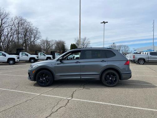2024 Volkswagen Tiguan 2.0T SE R-Line Black 4MOTION