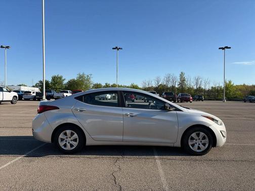 Shimmering Air Silver 2016 Hyundai ELANTRA SE