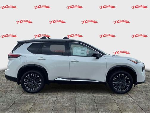 Everest White Pearl/Super Black 2026 Nissan Rogue Platinum