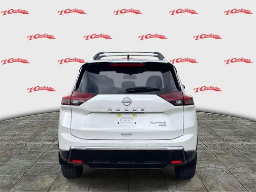 Everest White Pearl/Super Black 2026 Nissan Rogue Platinum