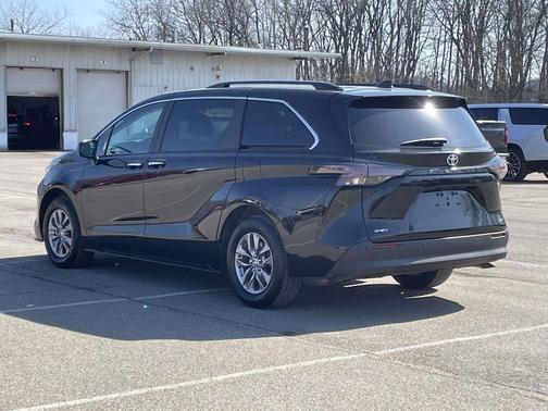2025 Toyota Sienna XLE