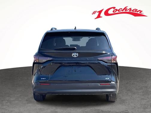 2025 Toyota Sienna XLE