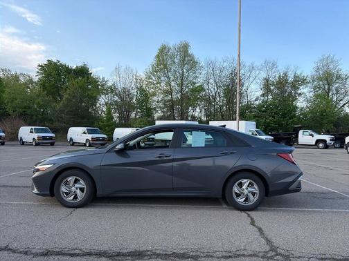 Ecotronic Gray 2024 Hyundai ELANTRA SE