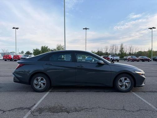 Ecotronic Gray 2024 Hyundai ELANTRA SE