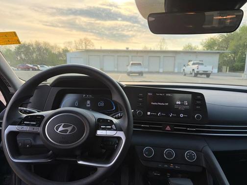 Ecotronic Gray 2024 Hyundai ELANTRA SE