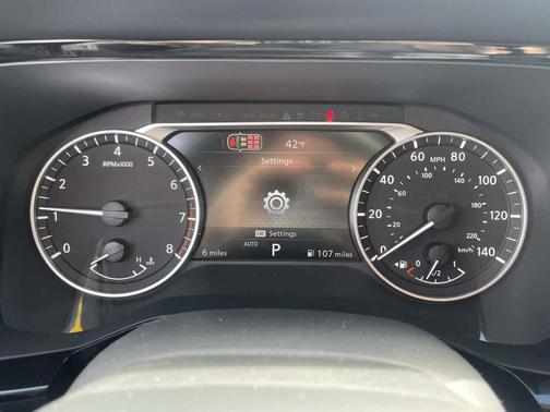 Everest White Pearl Tricoat 2026 Nissan Pathfinder SV