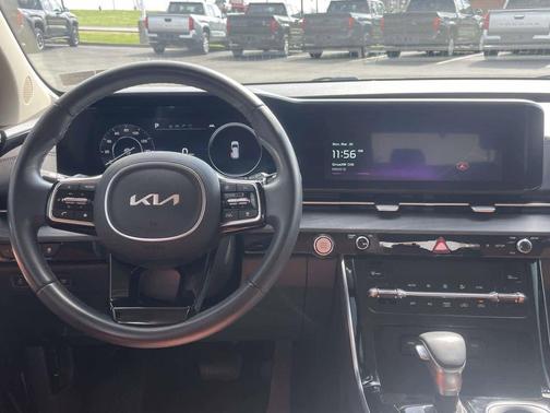 Aurora Black Pearl 2024 Kia Carnival SX