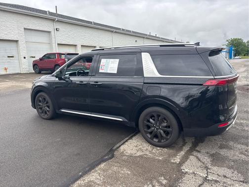 Aurora Black Pearl 2024 Kia Carnival SX