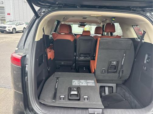 Aurora Black Pearl 2024 Kia Carnival SX