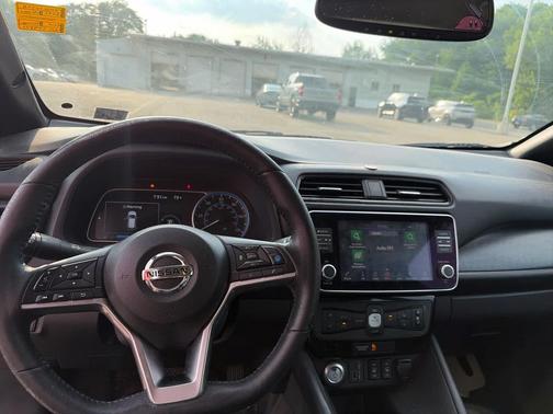 Sunset Drift Chromaflair 2022 Nissan Leaf SV 40 kWh