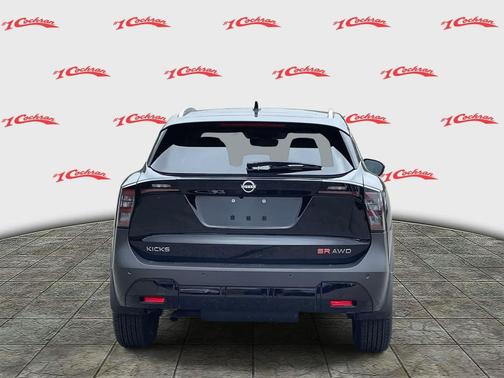2025 Nissan Kicks SR