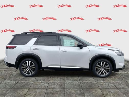 2025 Nissan Pathfinder Platinum 4WD