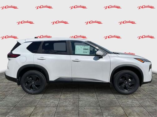 Everest White Pearl Tricoat 2026 Nissan Rogue SV