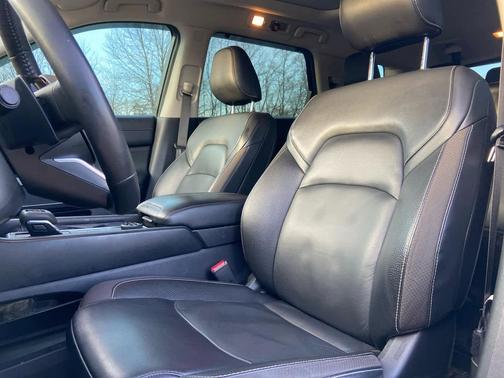 2023 Nissan Pathfinder SL 4WD