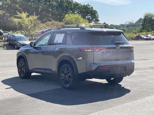 2023 Nissan Pathfinder SV 4WD