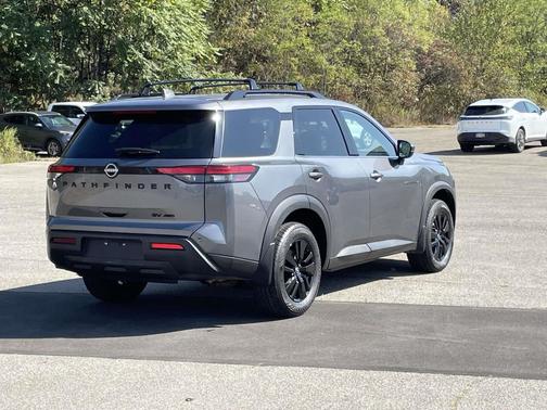 2023 Nissan Pathfinder SV 4WD