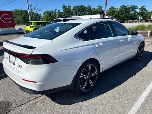 Platinum White Pearl 2023 Honda Accord Hybrid Sport