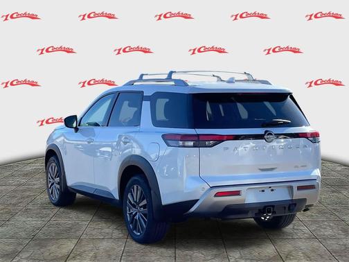 2025 Nissan Pathfinder SL 4WD