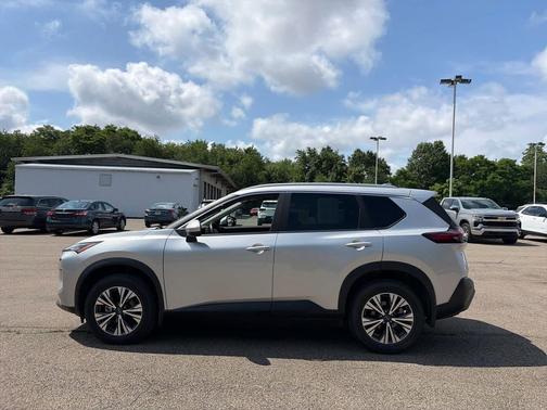 Brilliant Silver Metallic 2023 Nissan Rogue SV