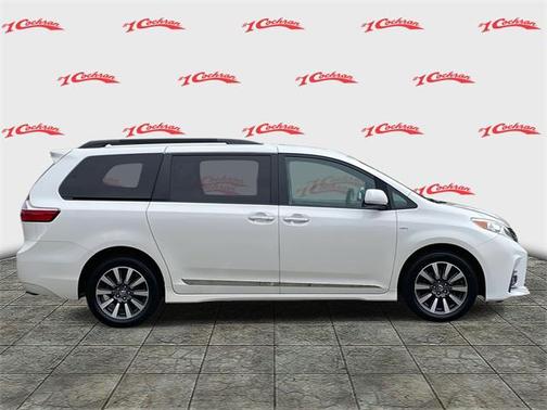 2018 Toyota Sienna XLE