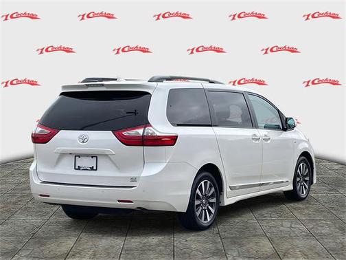 2018 Toyota Sienna XLE