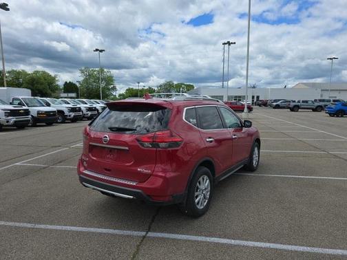 2017 Nissan Rogue SV