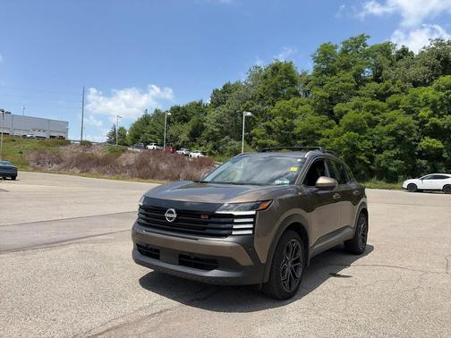 Canyon Bronze Metallic 2025 Nissan Kicks SR