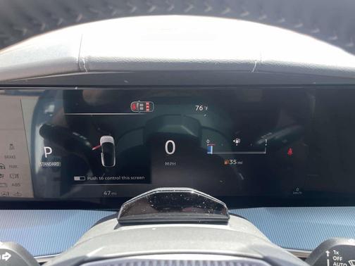 Everest White Pearl Tricoat/Super Black 2026 Nissan Murano Platinum