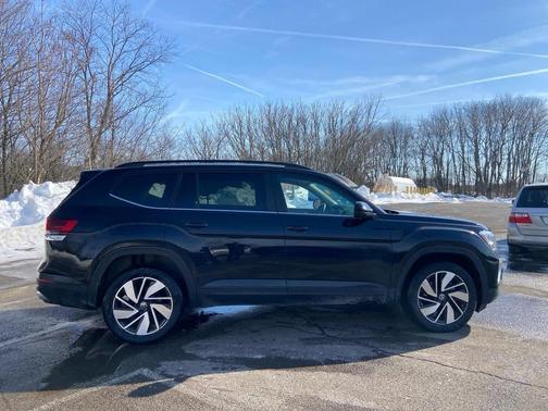 2024 Volkswagen Atlas 2.0T SE w/Technology 4MOTION