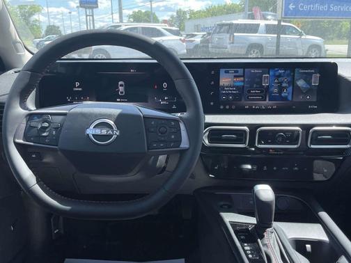 Aspen White Tricoat/Super Black 2026 Nissan Sentra SR