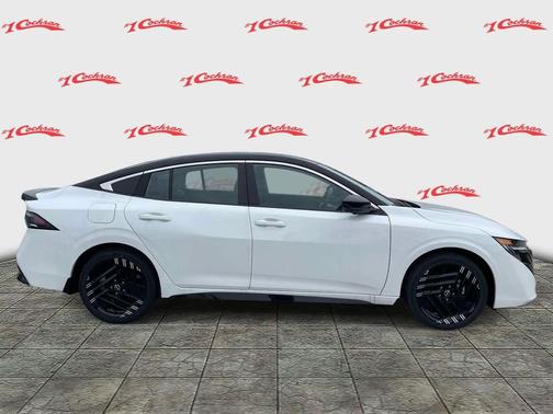 Aspen White Tricoat/Super Black 2026 Nissan Sentra SR