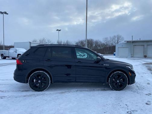 2023 Volkswagen Tiguan 2.0T SE R-Line Black 4MOTION