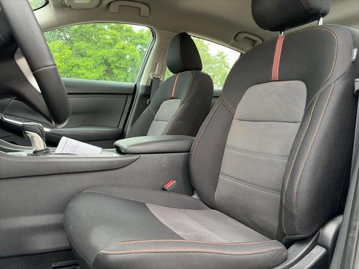 Gun Metallic/Super Black 2023 Nissan Sentra SR