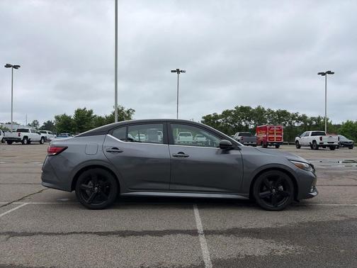 Gun Metallic/Super Black 2023 Nissan Sentra SR