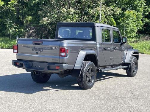 Granite Crystal Metallic Clearcoat 2021 Jeep Gladiator Sport