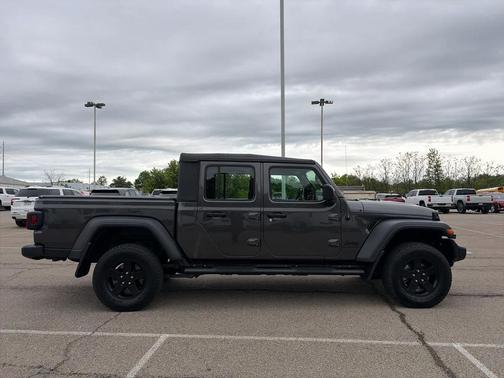 Granite Crystal Metallic Clearcoat 2021 Jeep Gladiator Sport