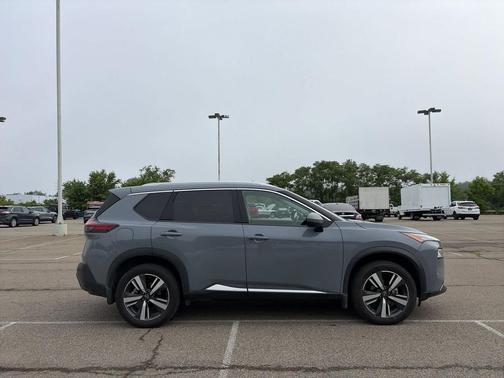 Boulder Gray Pearl 2023 Nissan Rogue SL