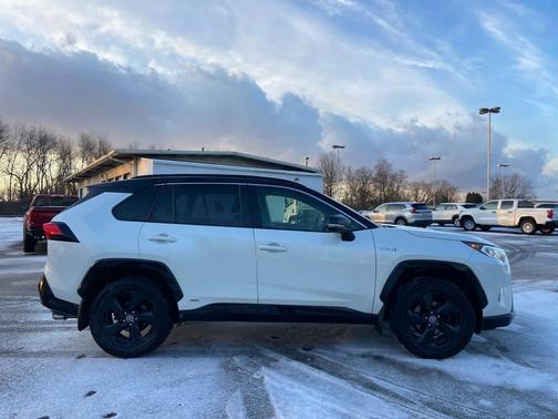 2019 Toyota RAV4 Hybrid SE