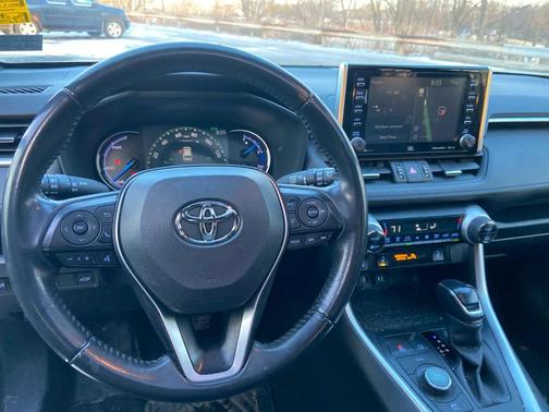 2019 Toyota RAV4 Hybrid SE